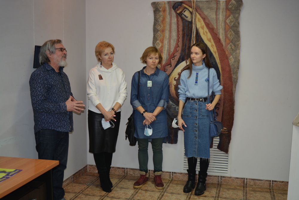 Верность традициям - выставка Ольги и Елены Литвиненко